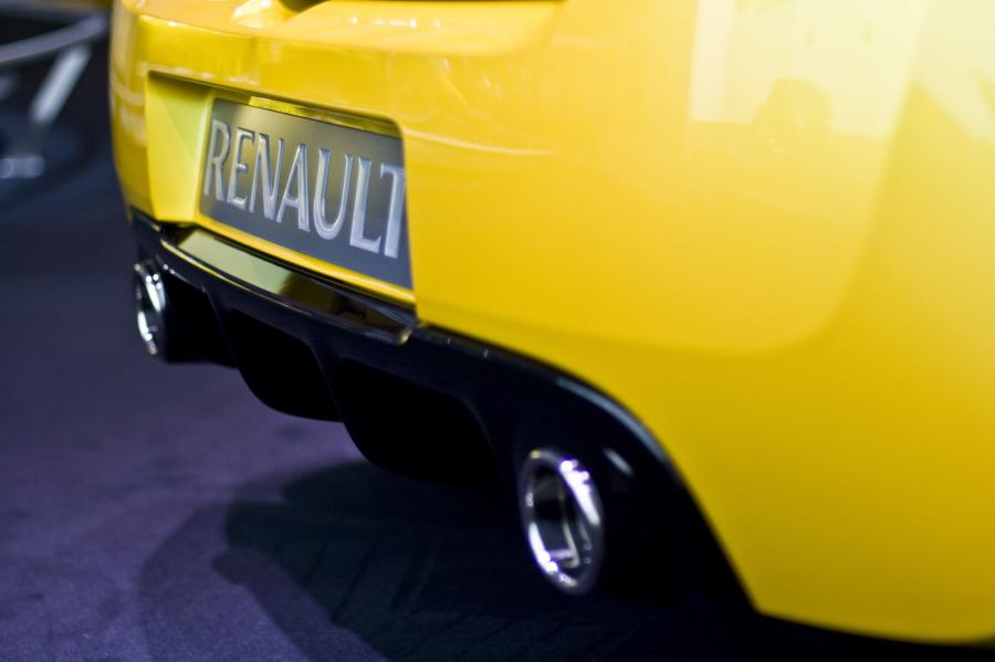  Renault Clio RS 2010 года  (фото 17 из 38)